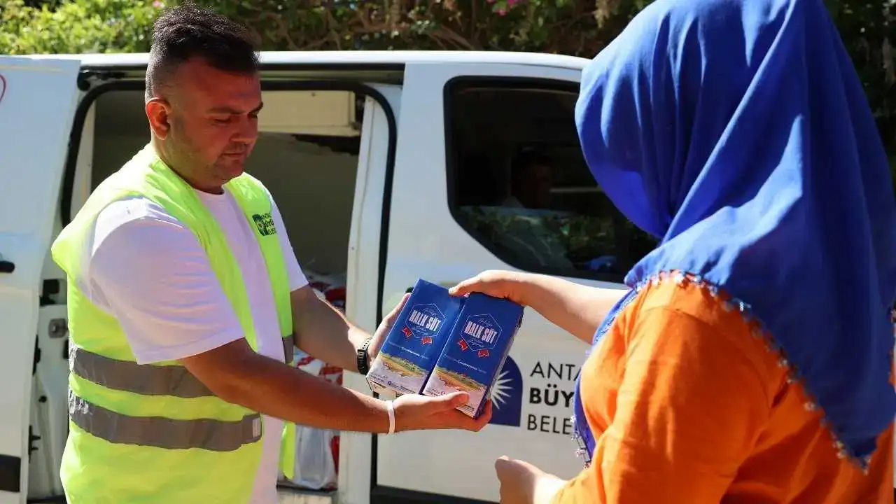 Antalya’da 773 Bin Litre Süt Kapılara Kadar Ulaştı! 3